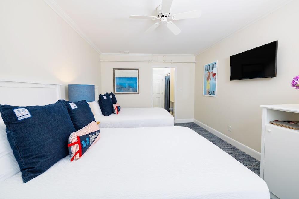 Standard Room, 2 Double Beds (Straits Lodge, Double, Dog Friendly) photo 1