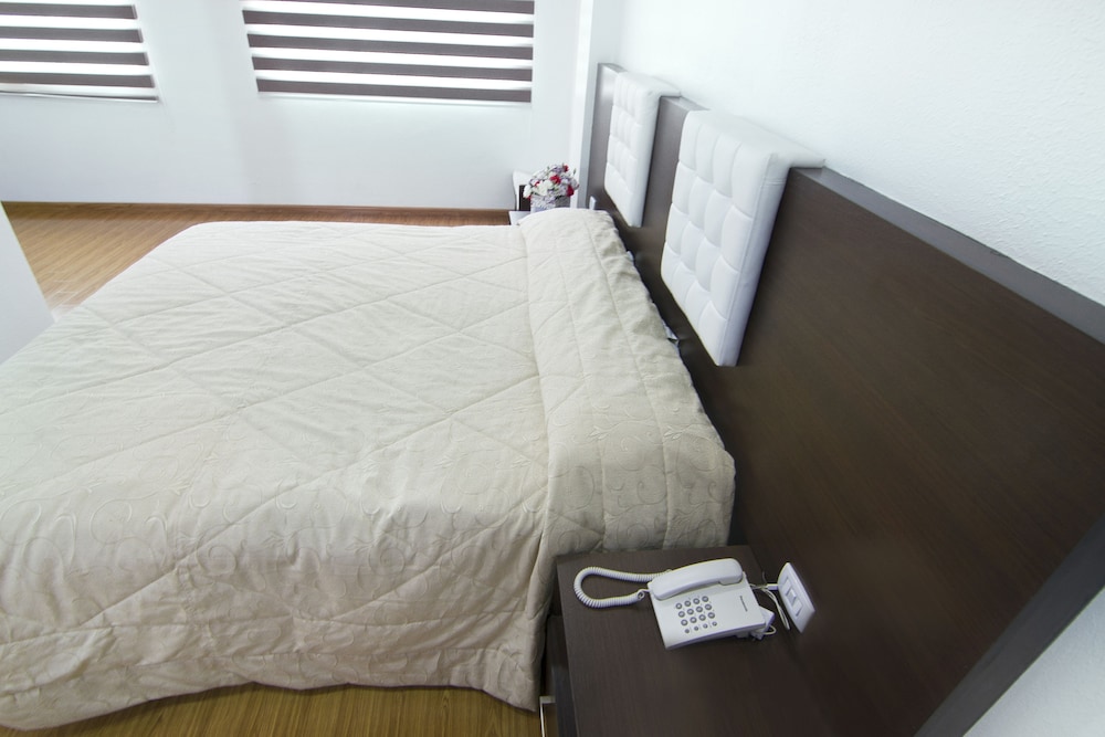 Standard Double Room Single Use, 1 Twin Bed photo 2