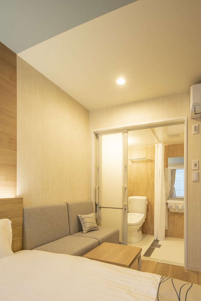 Universal Twin Room, Non Smoking - Photo 3
