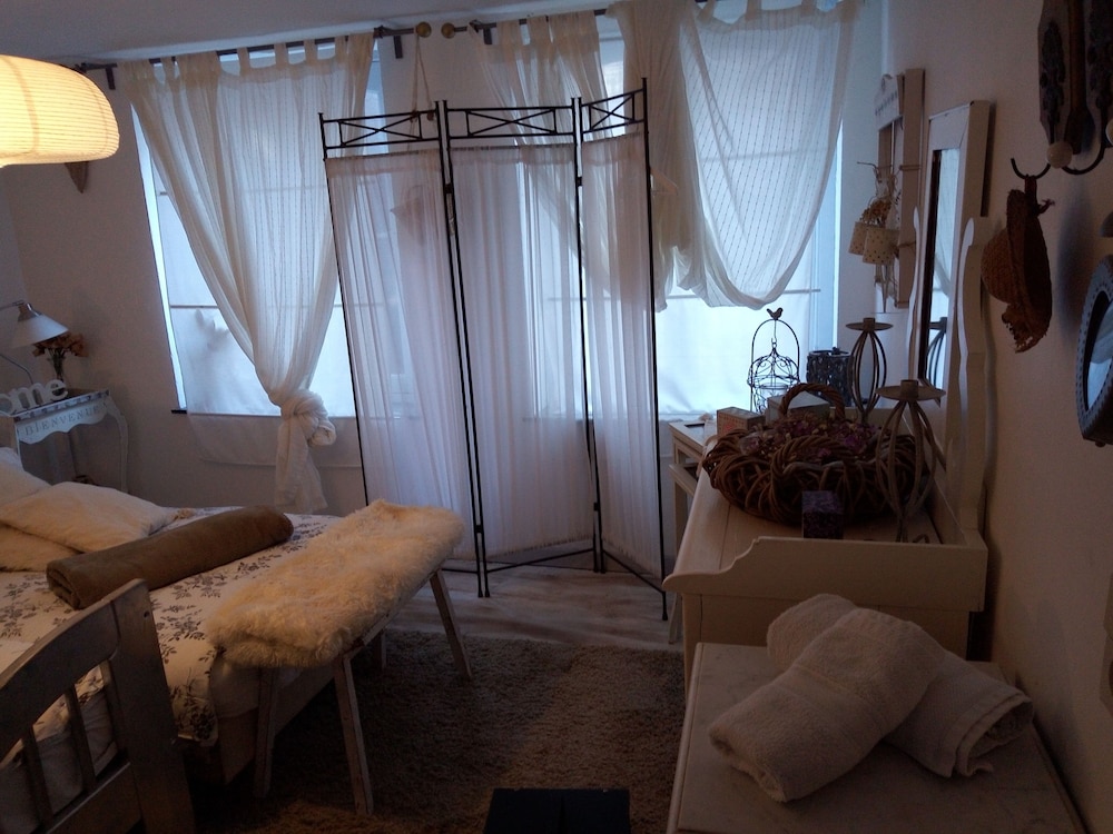 City Apartment, 3 Twin Beds, Non Smoking photo 2