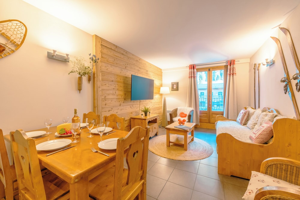 Family Apartment, Multiple Bedrooms (Vallorcine Loriaz 14 ski in / ski out)