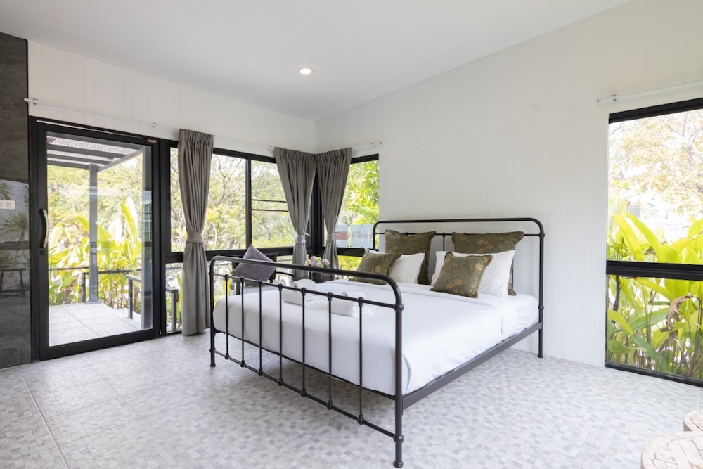 Superior Room - Photo 9
