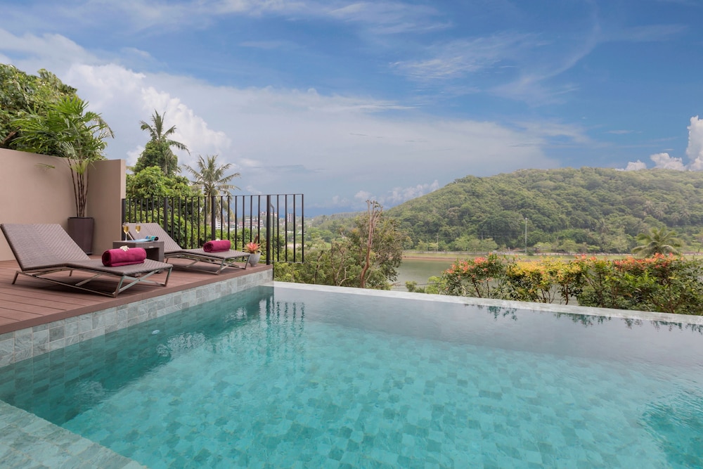 Grand View Pool Villas  (Lake View) - Photo 2