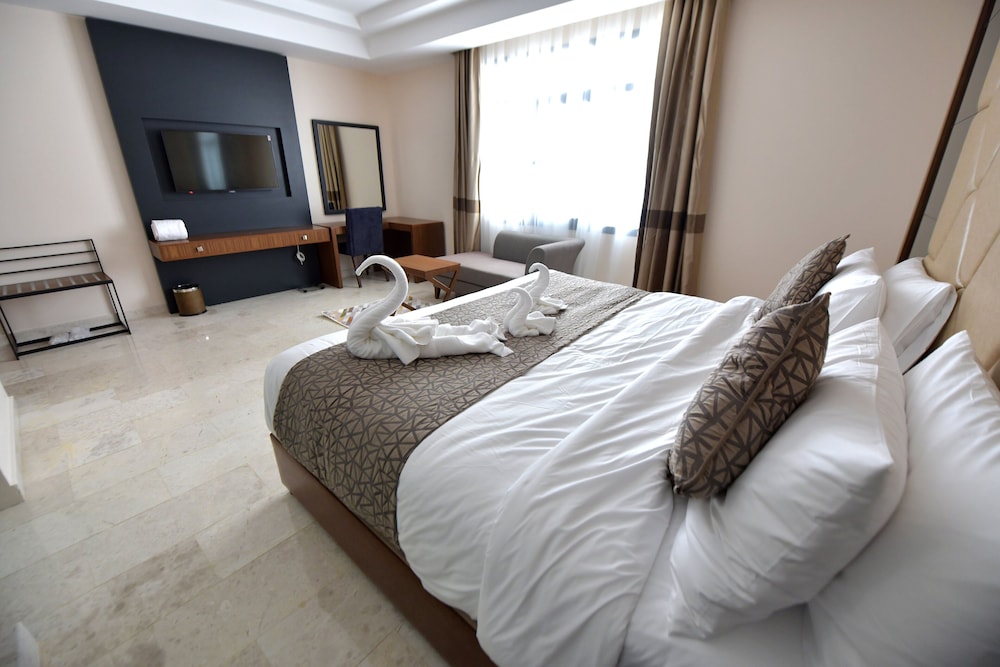 Standard Room, 1 King Bed, Non Smoking (Aircondition) - Photo 7