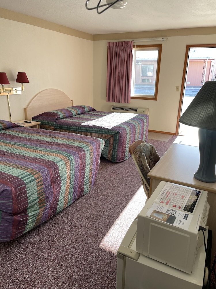 Economy Double Room, 2 Queen Beds
