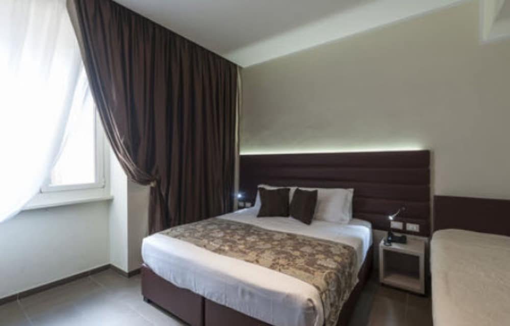 Standard Double or Twin Room photo 2