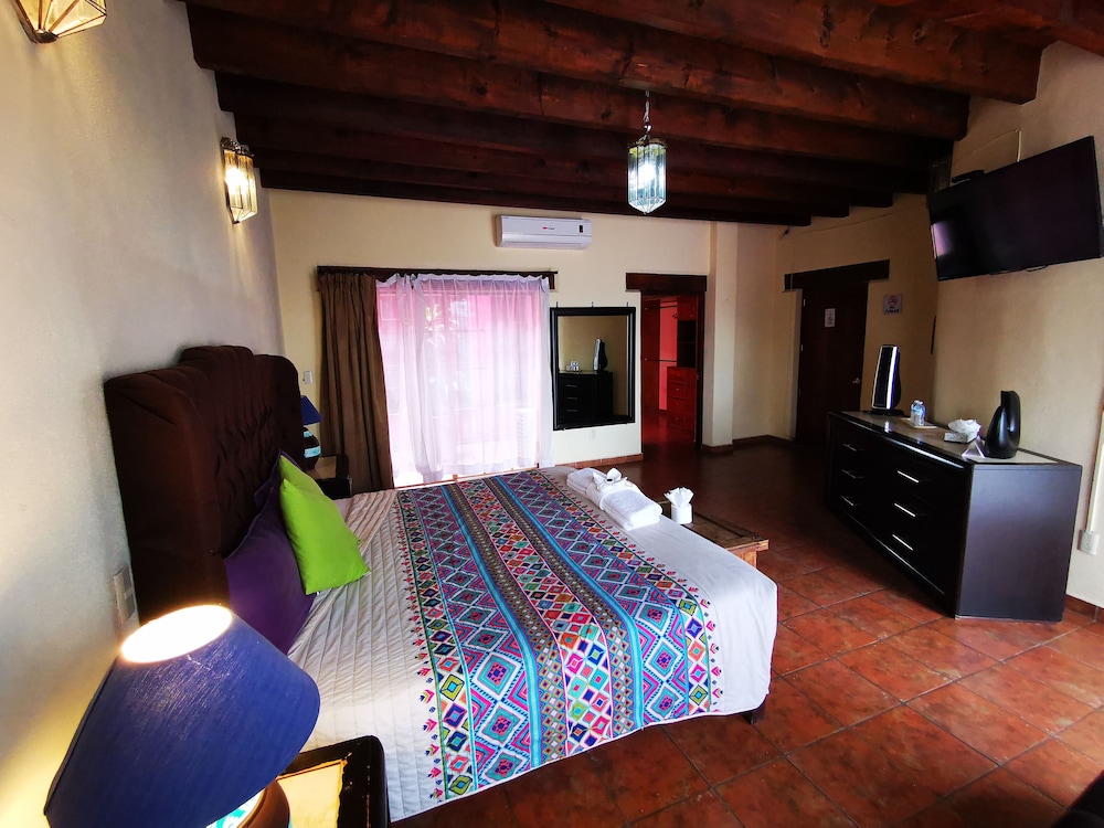 Junior Suite, 1 King Bed, Terrace, City View (Delafee) photo 1