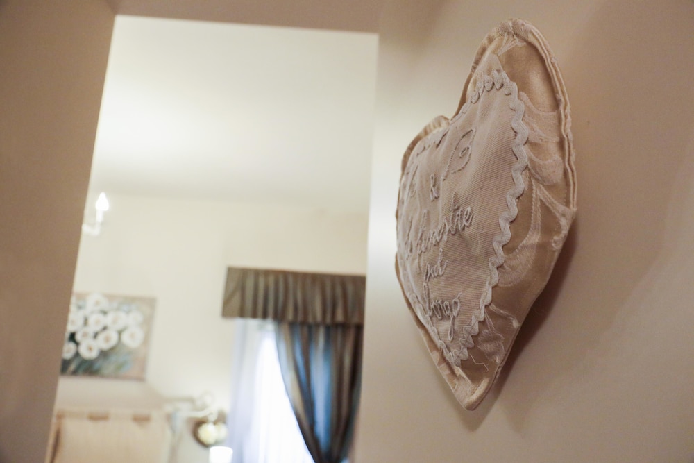 Double Room (with extra bed) photo 1