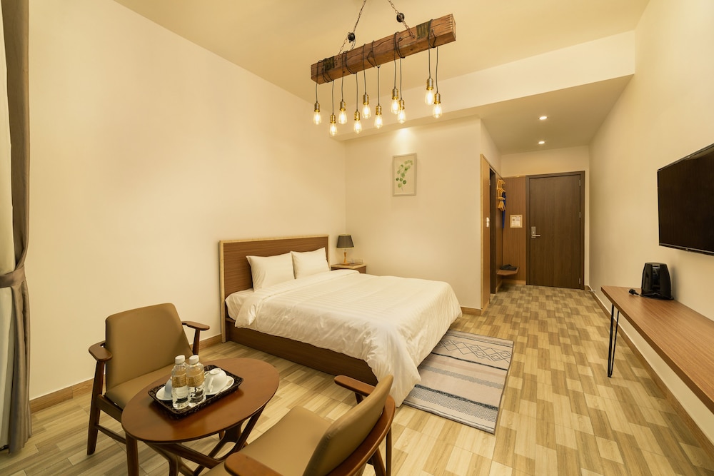 Deluxe Room, Lake View - Photo 1