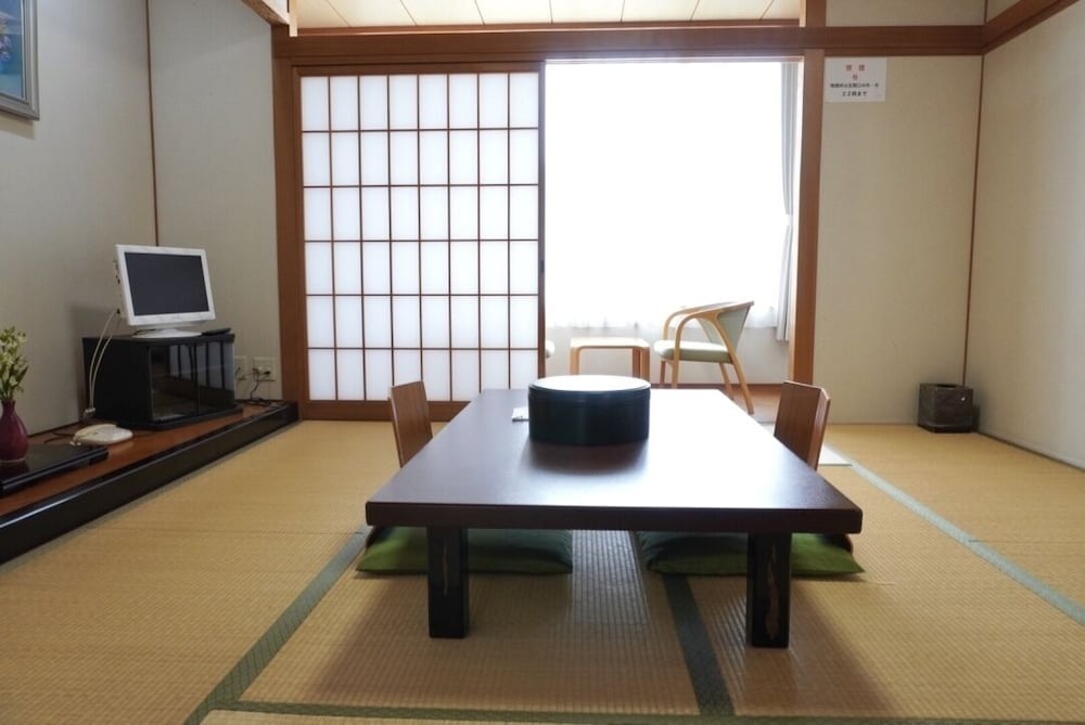 Japanese Style Room For 4 Guests - Photo 3