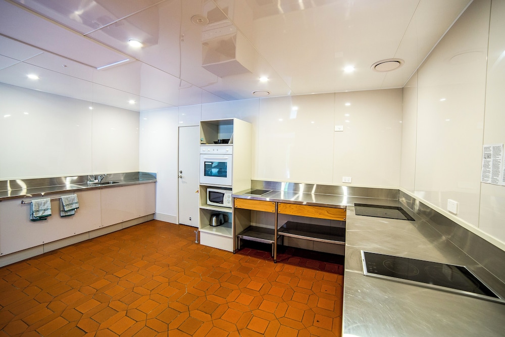 Basic Room, Multiple Beds, Shared Bathroom (No Towels Provided - Shared Bathroom) photo 2