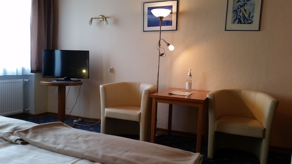 Basic Single Room, 1 Twin Bed photo 2