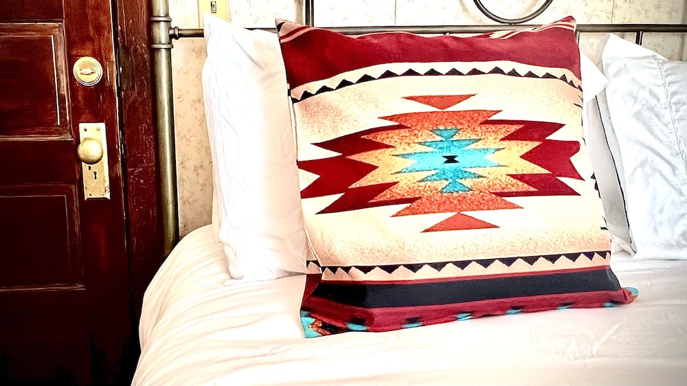 Basic Room, 1 Double Bed