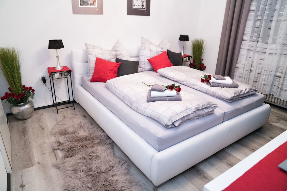 Comfort Double Room, Garden View (Red/Grey Nr 6) photo 1