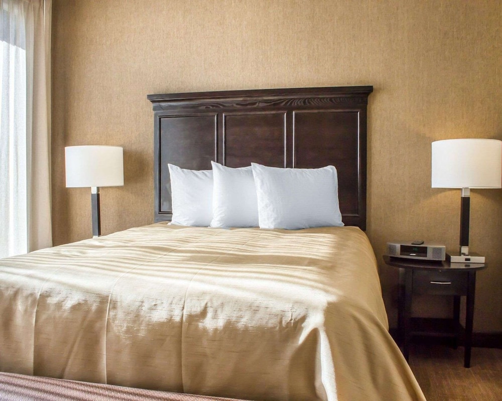 Suite, 2 Bedrooms (Lockoff, 1 Junior & 1 Master)