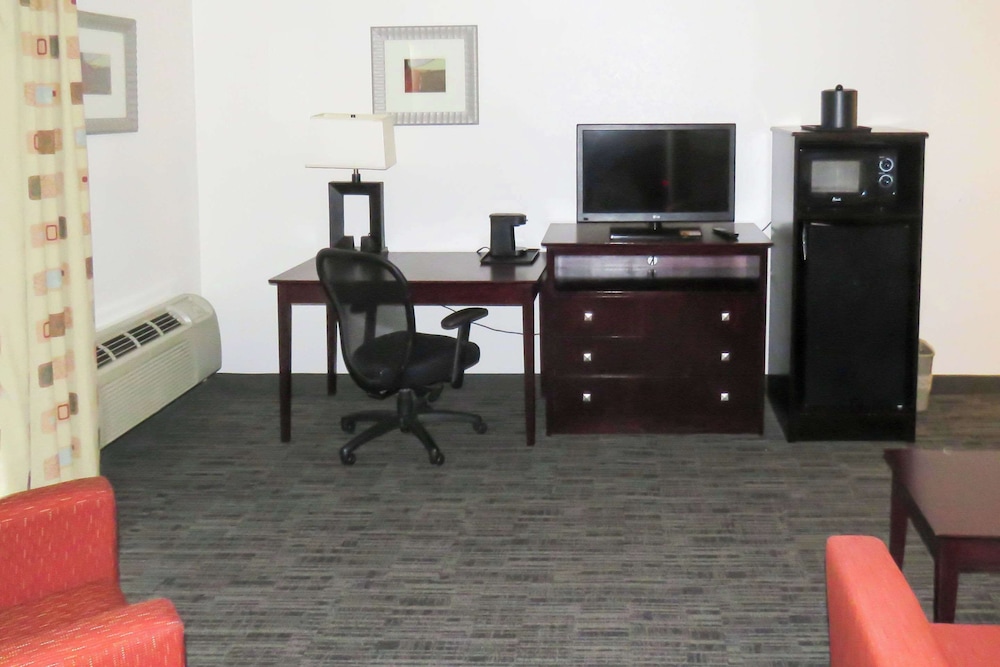 Suite, 1 King Bed with Sofa bed, Accessible, Non Smoking - Photo 6