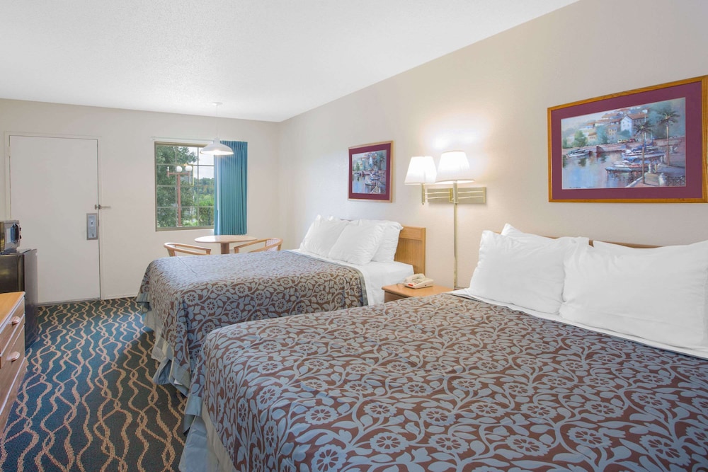 Room, 2 Queen Beds, Accessible photo 2