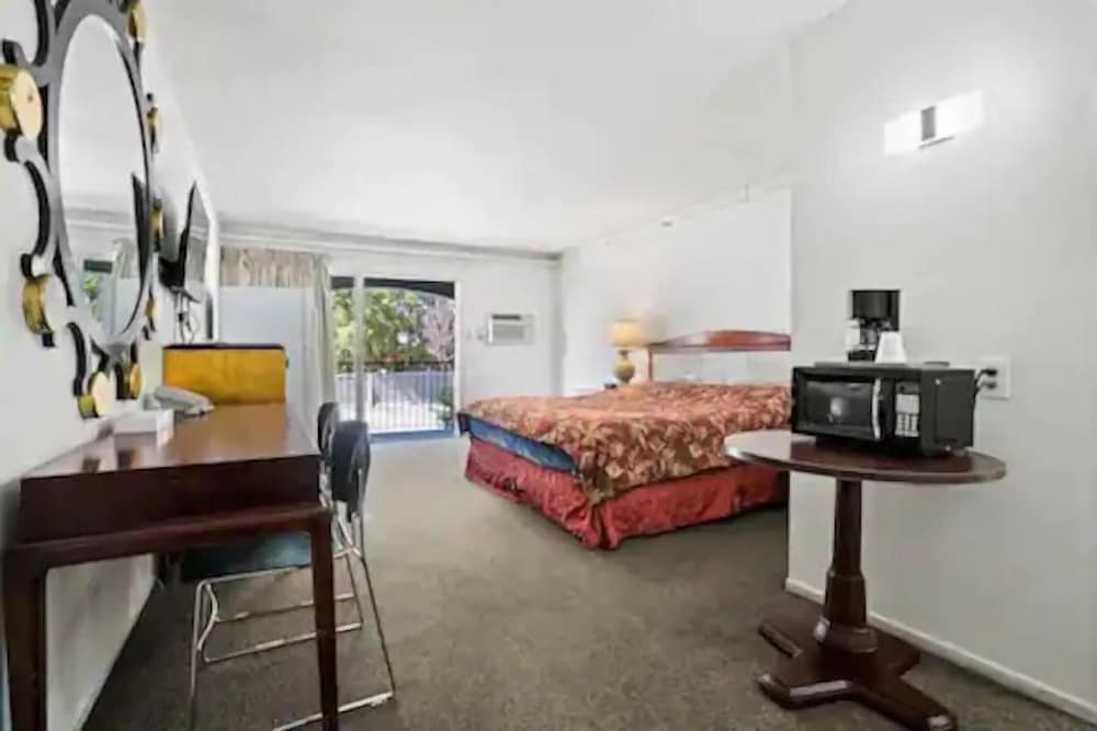Basic Room photo 2