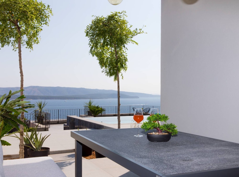 Villa (Four Bedroom Villa with Pool)