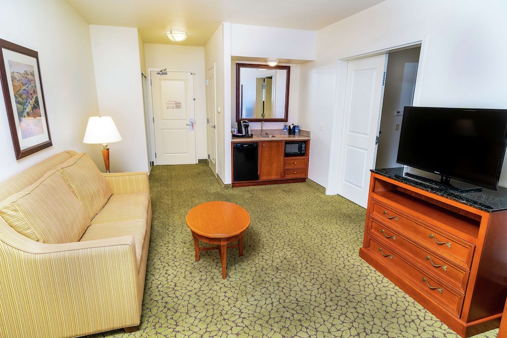 Suite, Accessible - Photo 2