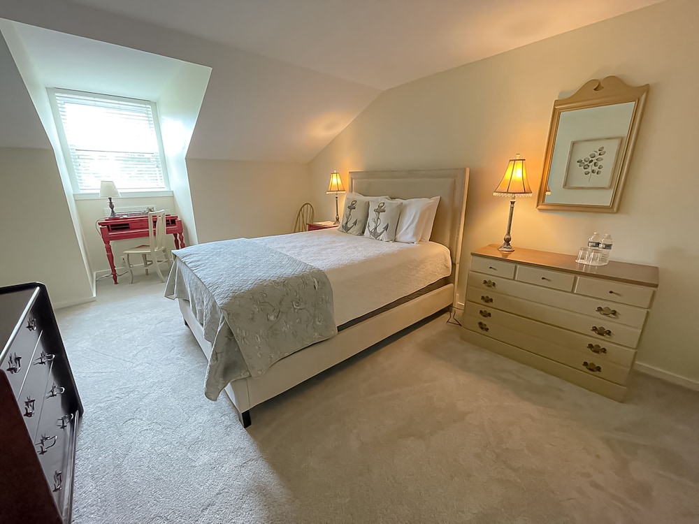 Standard Room, 1 Bedroom, Private Bathroom photo 2