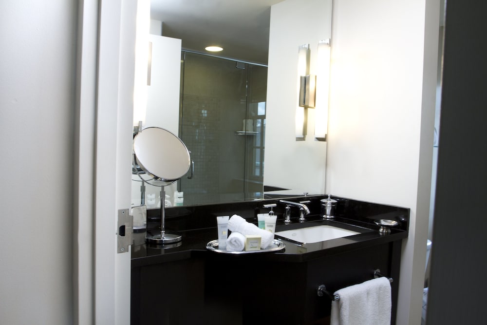 Premium Room, 2 Double Beds - Photo 6