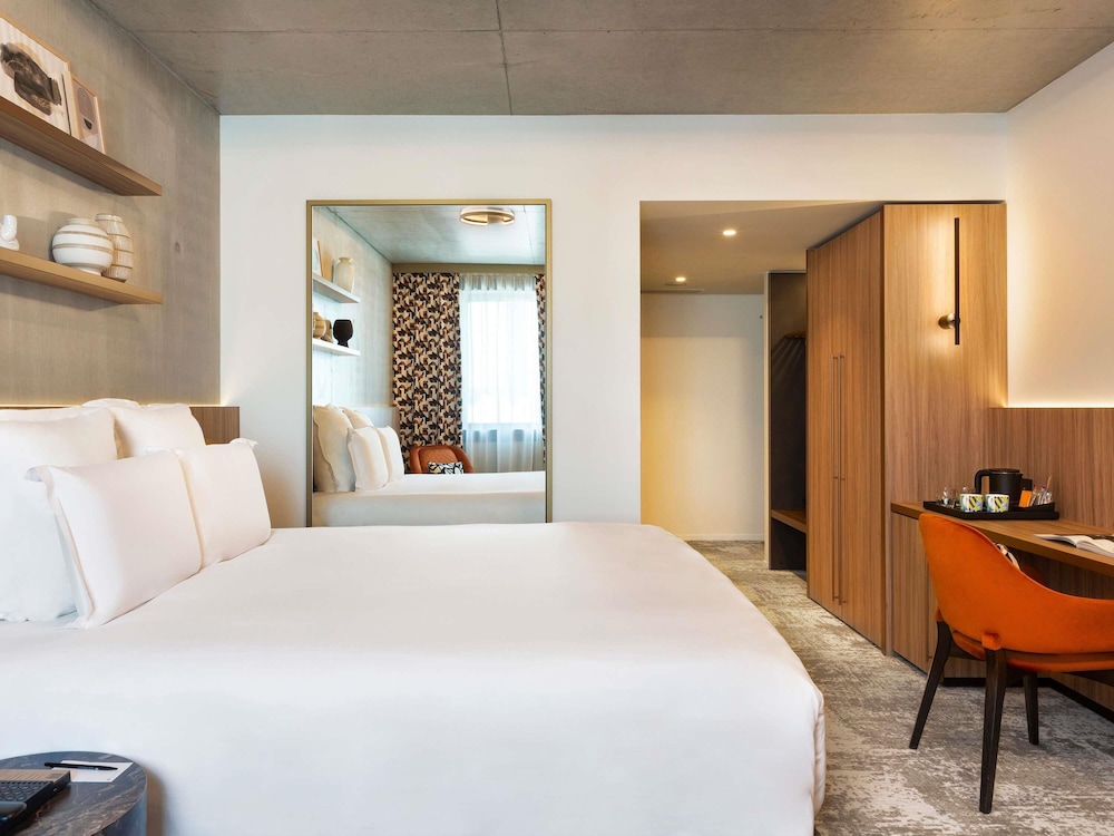 Superior Room, 2 Double Beds, Connecting Rooms thumbnail 6