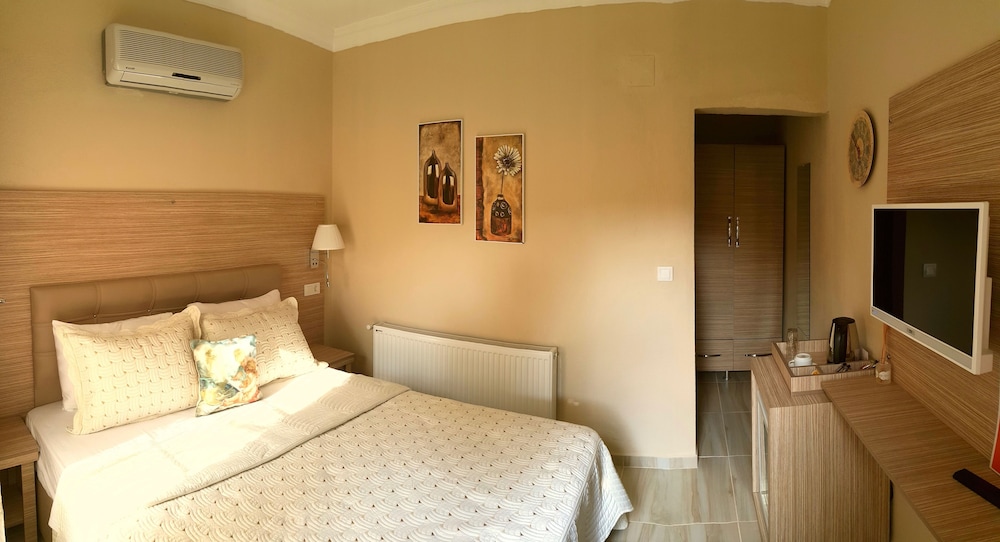 Small Double Rooms at Ground