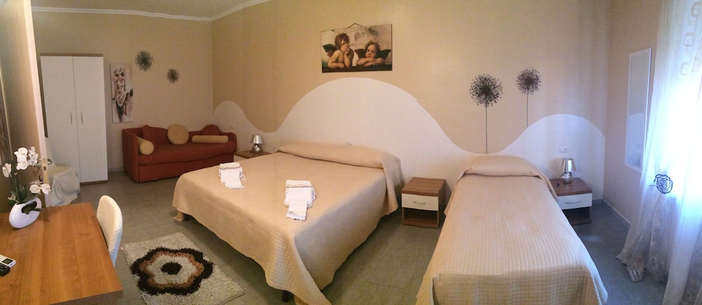Double Room, Shared Bathroom photo 3