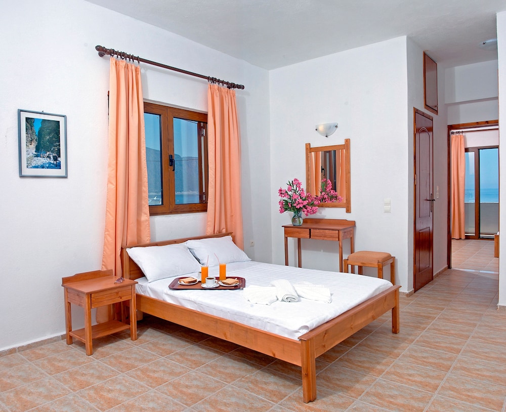 Standard Triple Room, 1 Bedroom, Sea View photo 1