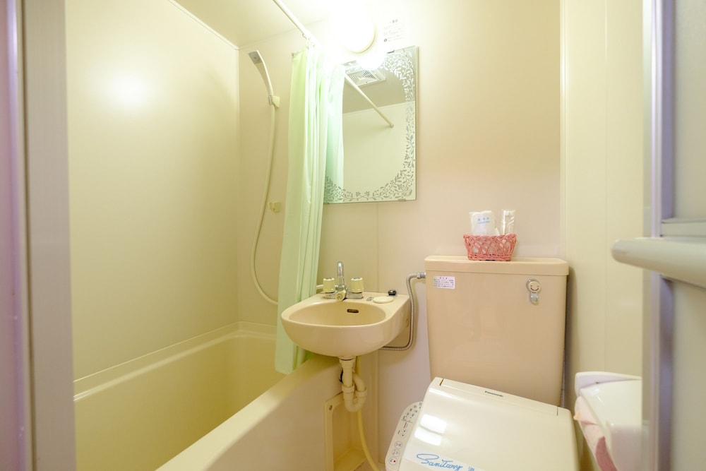 Japanese Western Room with Shared Bathroom photo 2