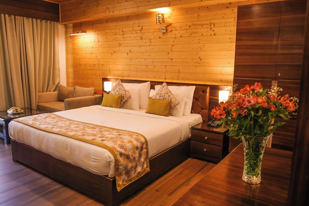 Premium Room - Photo 7