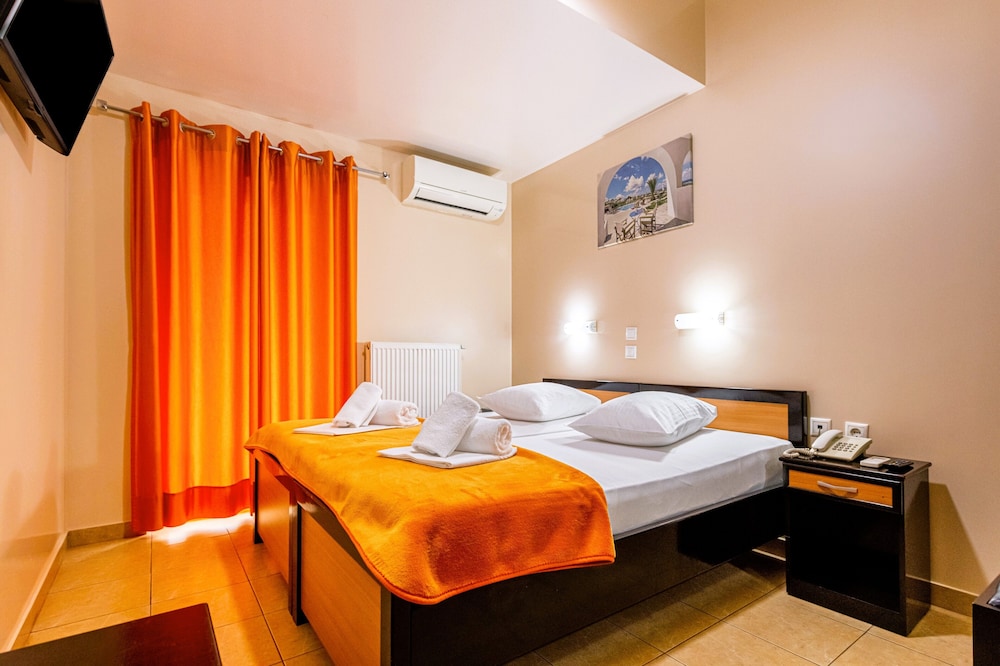Double or Twin Room - Photo 5