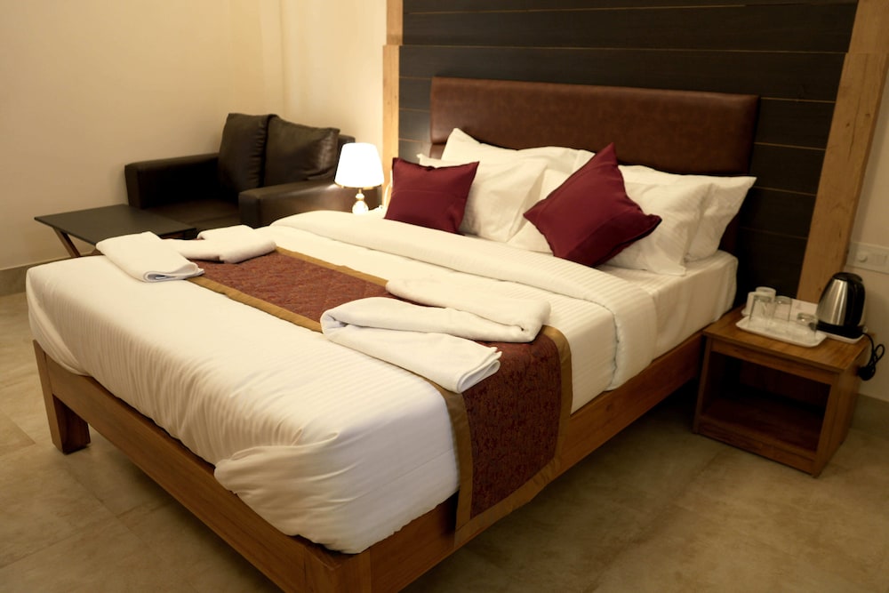 Comfort Suite, City View