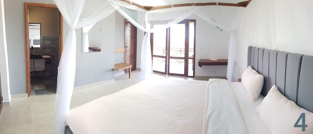 Deluxe Suite photo 2