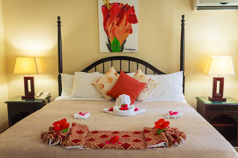 Junior Suite, 2 Bedrooms, Garden View (with Full- Time Nanny Service) photo 2