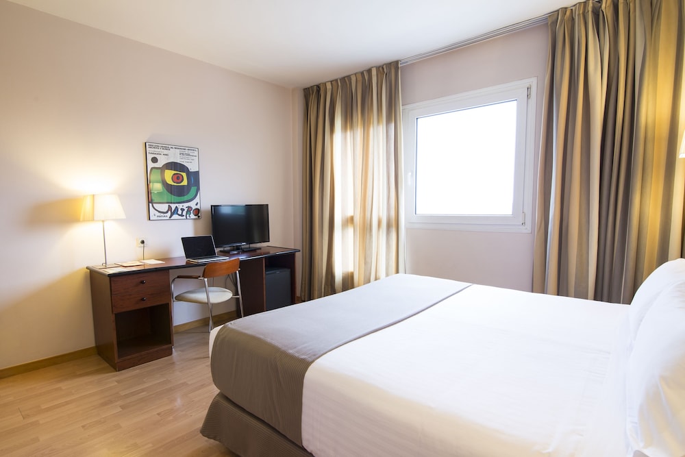 Triple Room (2 adults and 1 kid) photo 2