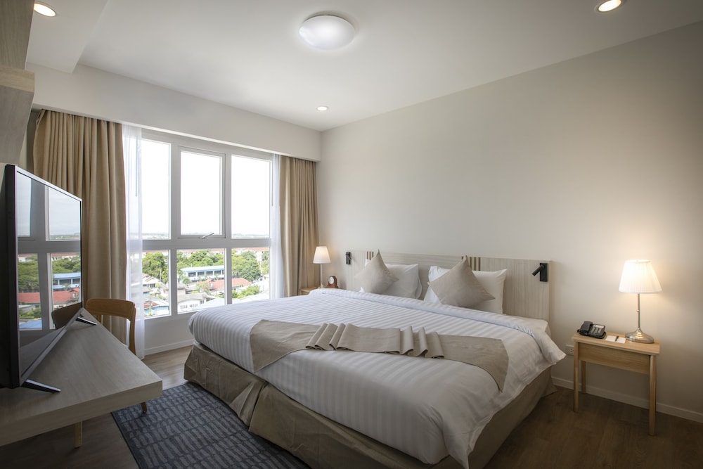 One Bedroom - Photo 7
