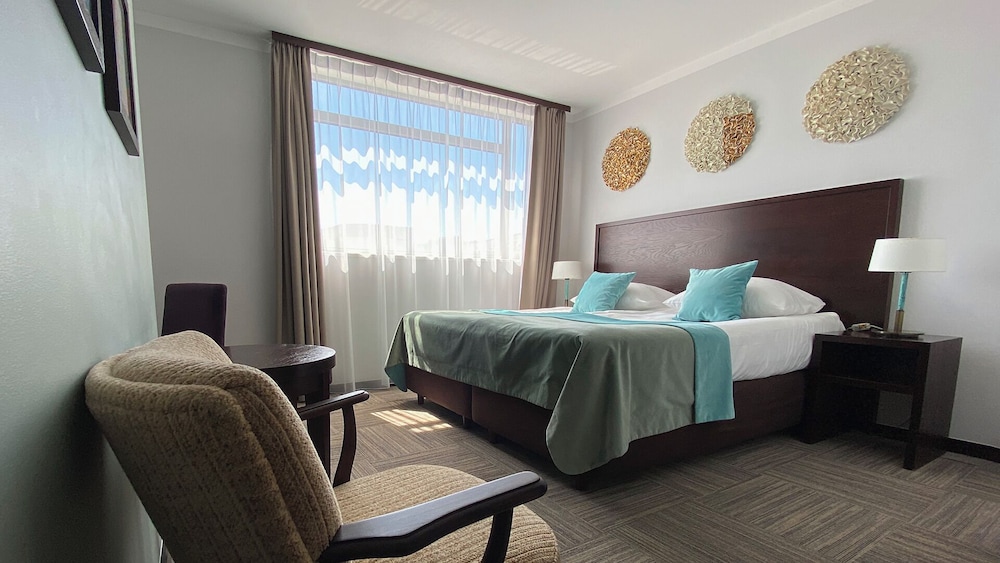 Classic Double Room (Disability Access) - Photo 3