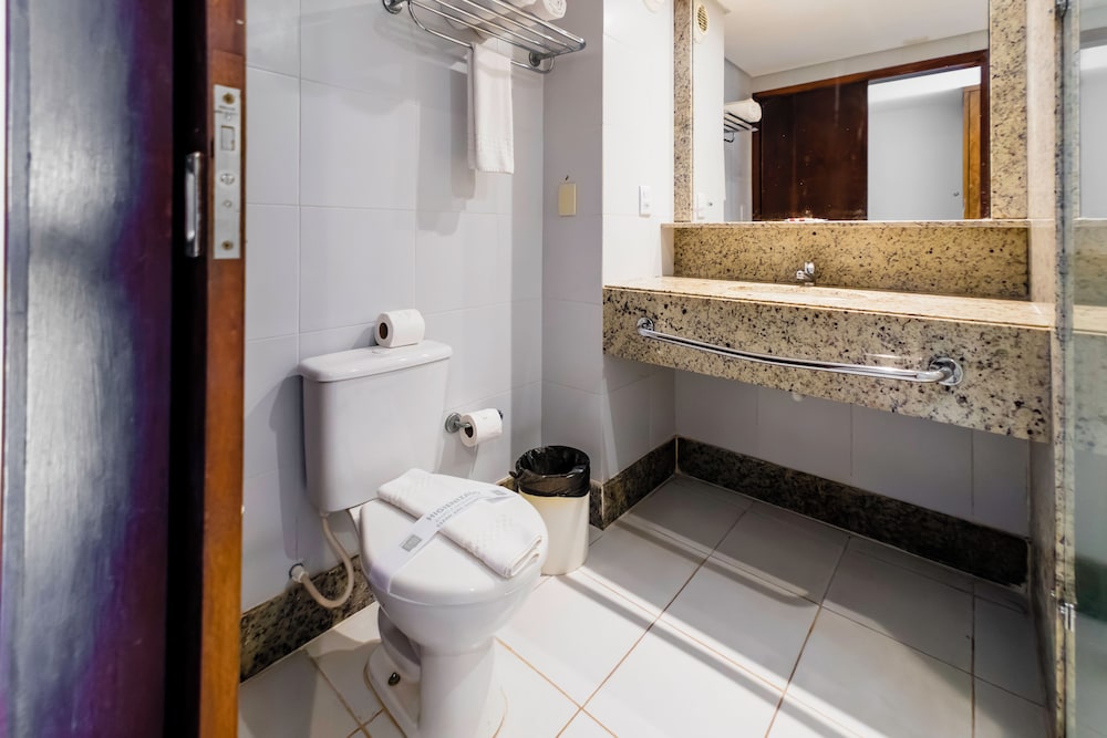 Deluxe Room - Photo 10