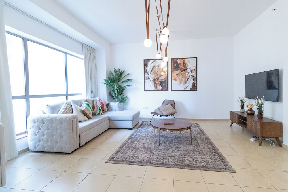 Luxury Apartment, 2 Bedrooms, Balcony, City View