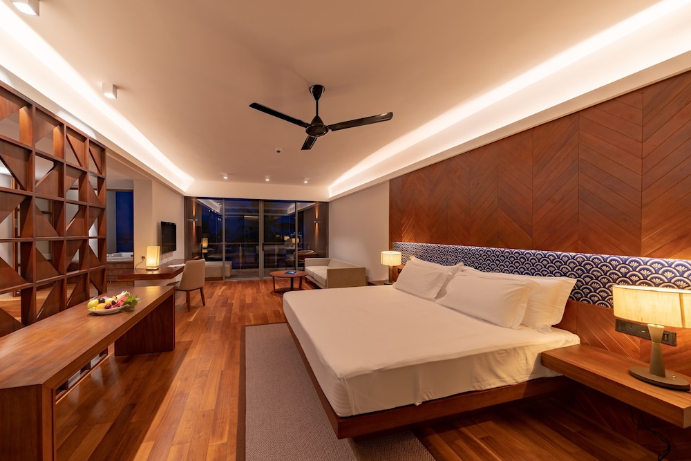 Premium Double Room, 1 King Bed, Jetted Tub, Ocean View