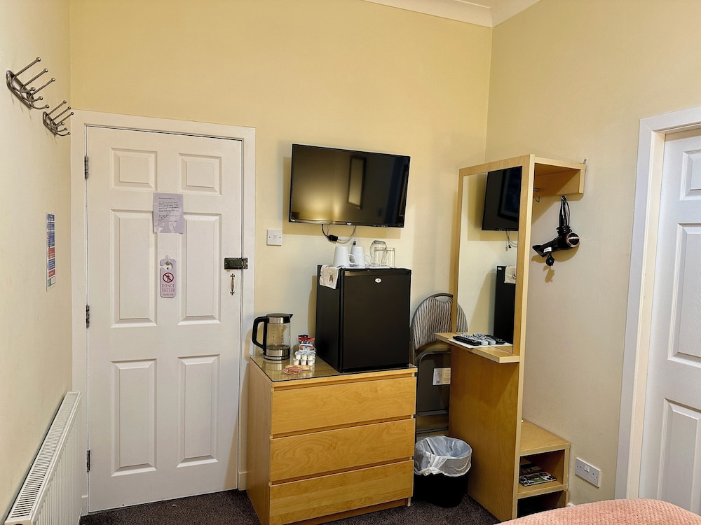 Small Double Room, Ensuite (Room 4) photo 3