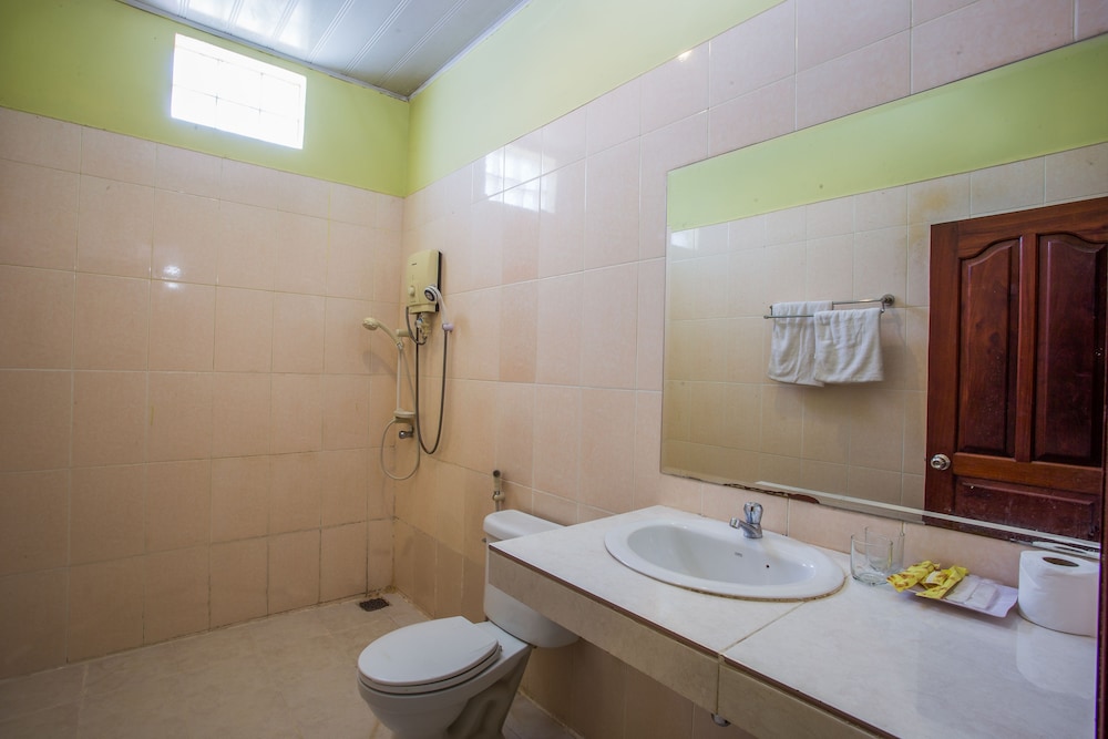 Triple Room (with Aircon - Free Pick up) photo 2