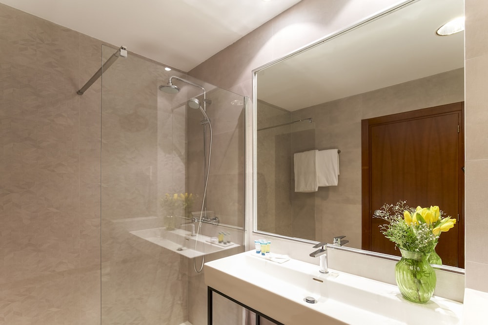 Double or Twin Room - Photo 11