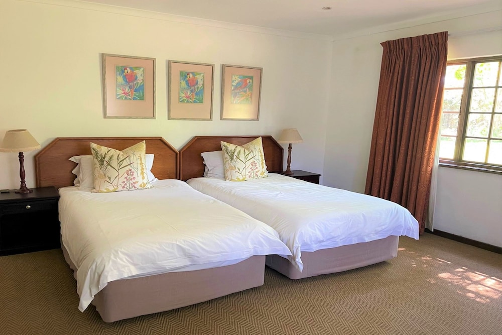 Standard Room, 2 Twin Beds photo 1