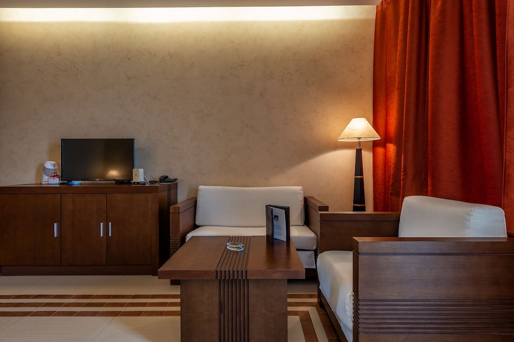 Double or Twin Room, Sea View - Photo 10