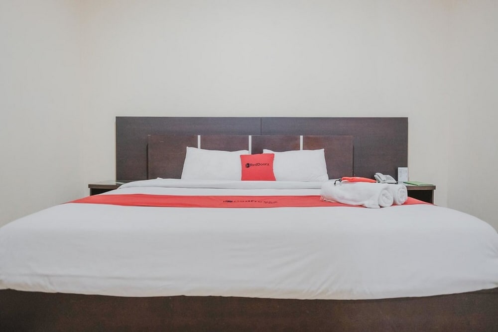 Premium Room (RedDoorz) - Photo 3
