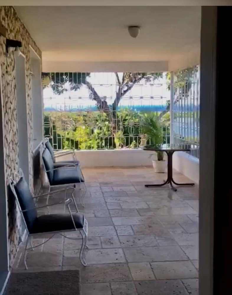 Comfort Villa, 1 Queen Bed, Ocean View photo 2