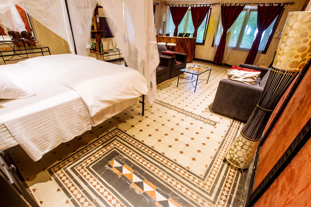 Luxury Studio Suite photo 2